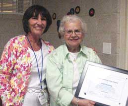 Pearl Skronski, a SOW tutor, receives award